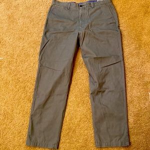 Johnston and Murphy men’s green pants.